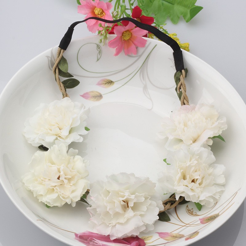 Hårband - fluffiga blommor till Midsommar Vit